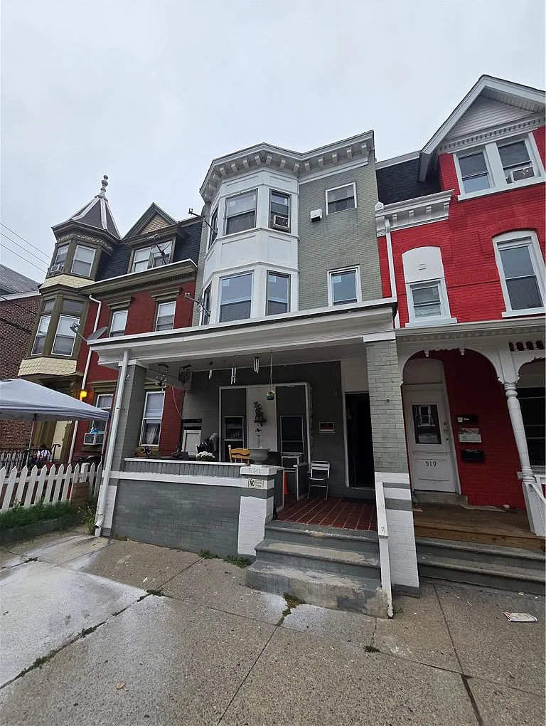 1 bed, 1.0 bath, 1008 sqft, $1,200 — Photo 1