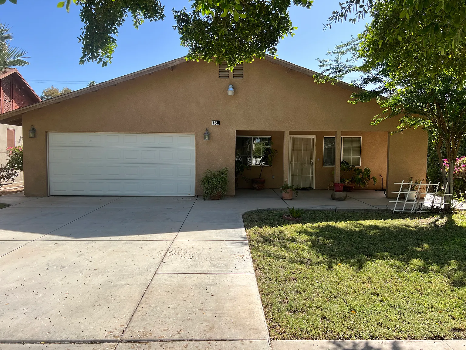 730 Pine Ave — Photo 1
