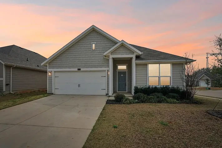Building Photo - 9000 Huxley Dr