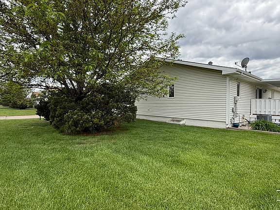 4th image of 100 Crestview Dr