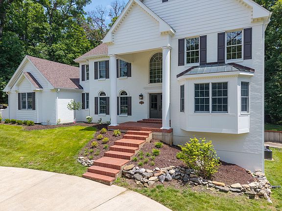 2nd image of 2708 Bluff Creek Dr