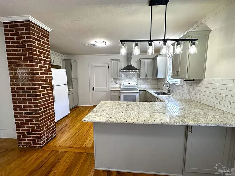 119 N J St — Photo 10