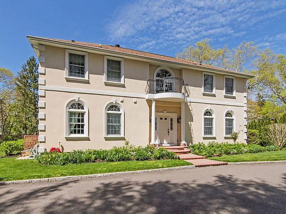 2nd image of 6 Arnold Dr