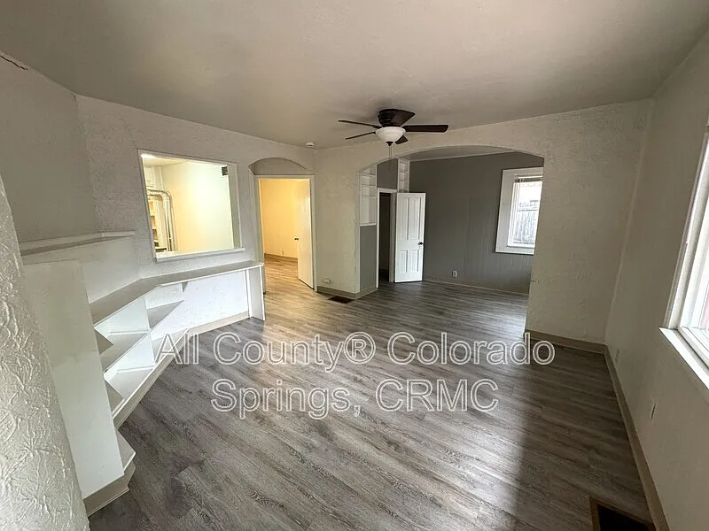 1 bed, 1.0 bath, 550 sqft, $975 — Photo 3