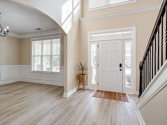 5th image of 356 Brentford Avenue