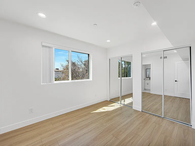 14422 Tiara St — Photo 17