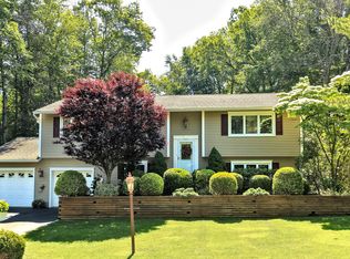 1495 Pine Brook Ct, Yorktown Heights, NY 10598