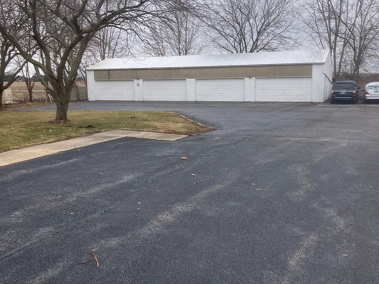 205 S Shabbona Rd #BB — Photo 13