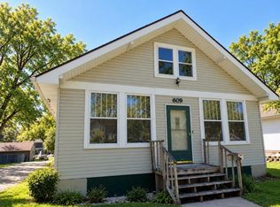 609 N 9th St, Estherville, IA 51334