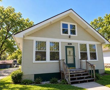 609 N 9th St, Estherville, IA, 51334