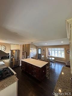 5th image of 12 Weiss Place
