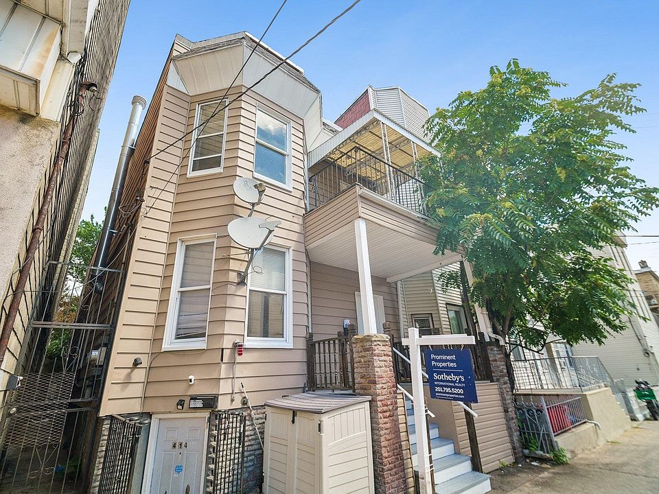 1st image of 414 Monastery Pl #3