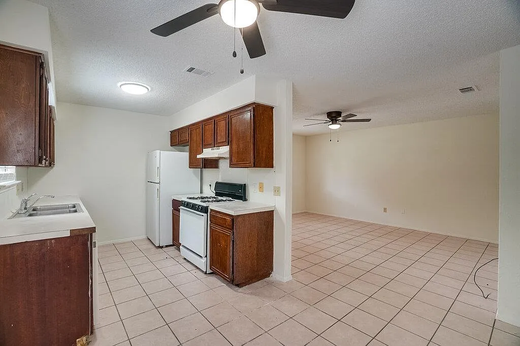 Building Photo - 10310 Little Pebble Dr #B
