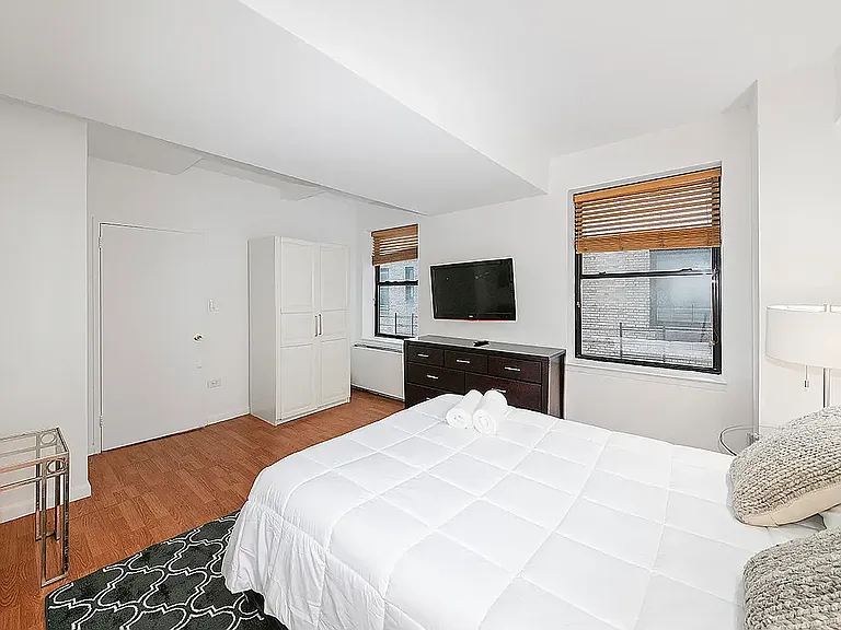 150 W 51st St #1408 — Photo 7