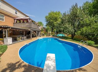 5100 E Sherwood Dr, Newburgh, IN 47630