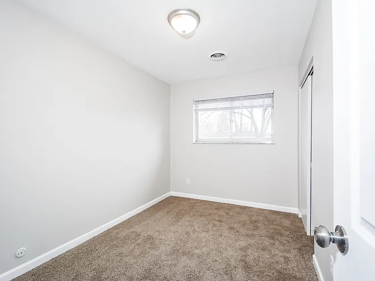 1145 Swallow Ln — Photo 9
