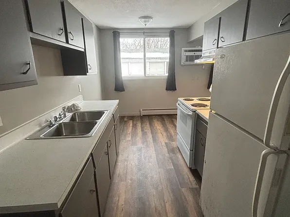 5910 W Broadway Ave APT 10, Minneapolis, MN 55428