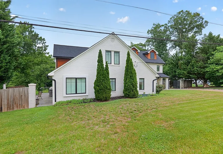 7818 Leland Rd — Photo 4