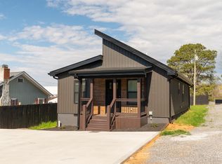 409 Hicks St, Athens, TN 37303
