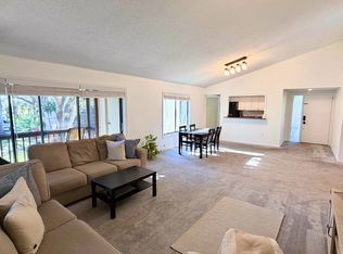 700 Starkey Rd APT 724, Largo, FL 33771