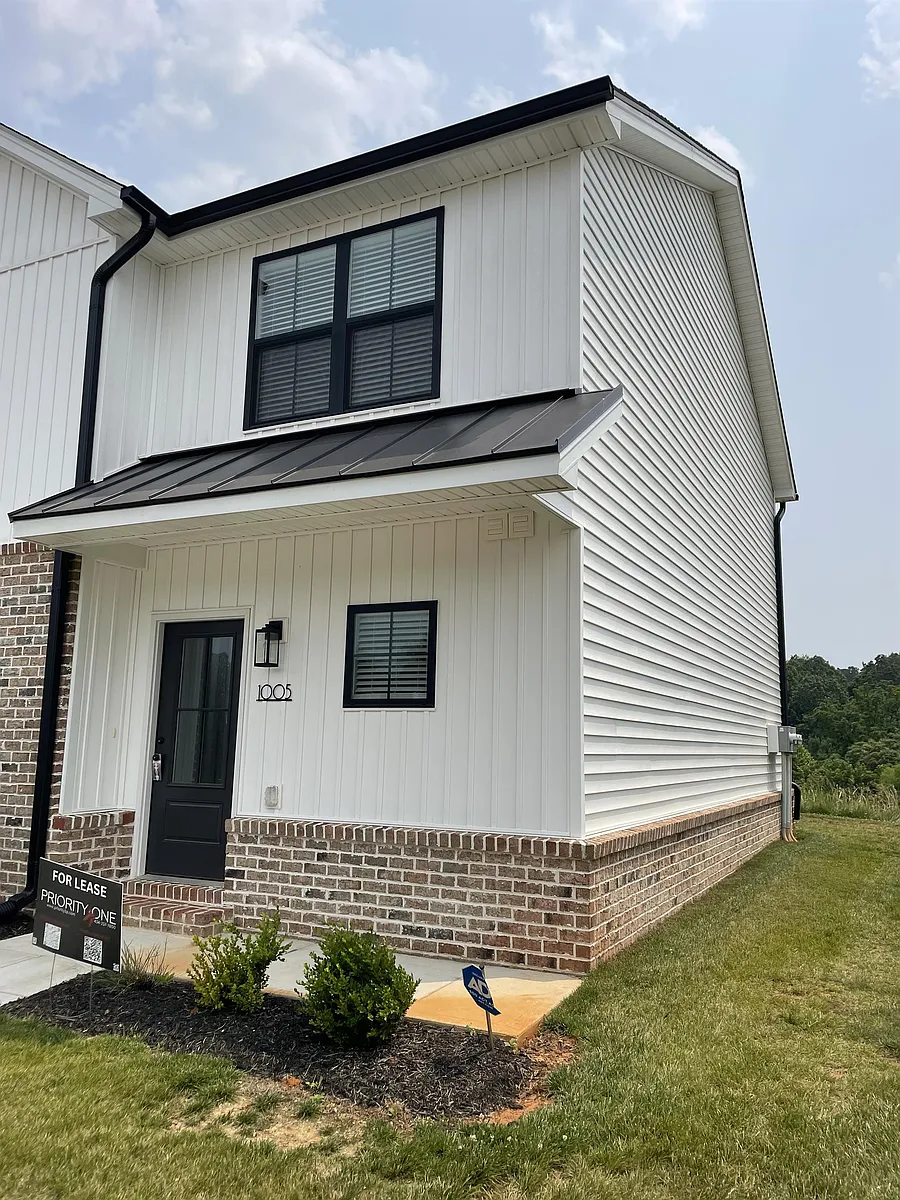 Building Photo - 1005 Ridgestone Ct #1