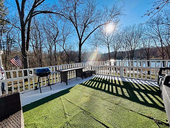 4th image of 81 E Lakeshore Dr