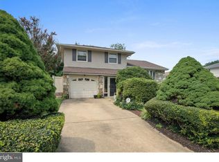 612 Oakfield Ln, Philadelphia, PA 19115