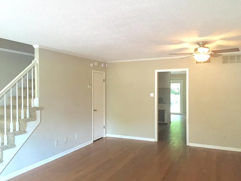 733 E College Ave — Photo 12