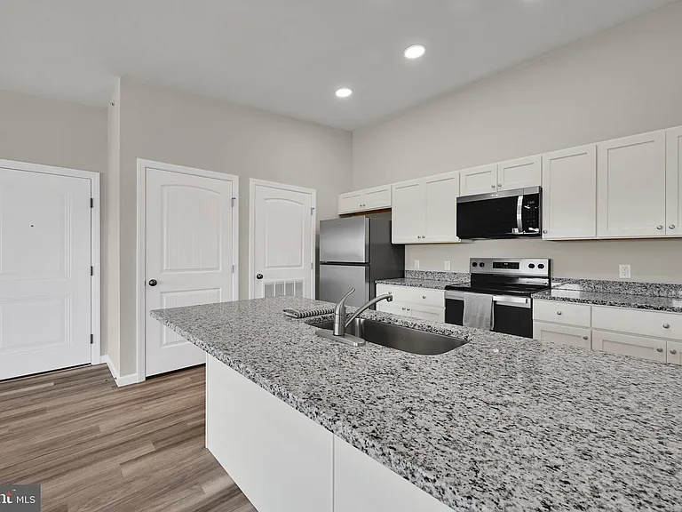 1000 Colby Ln #1101 — Photo 18