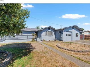 1366 Lakeshore Dr, Coos Bay, OR 97420