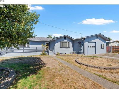 1366 Lakeshore Dr, Coos Bay, OR, 97420