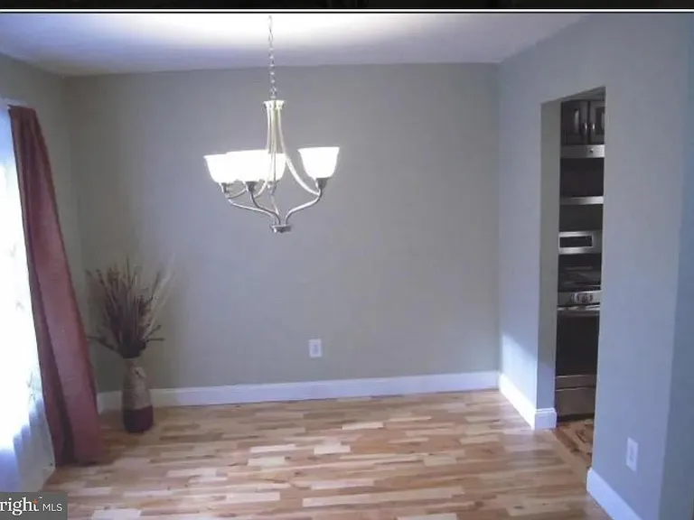 3 Strabane Ct — Photo 2