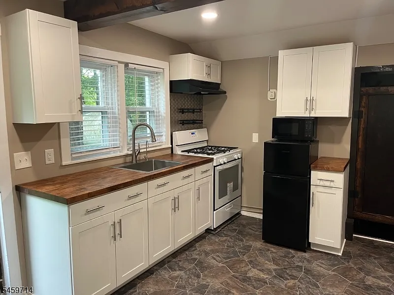 1 bed, 1.0 bath, $1,500 — Photo 3