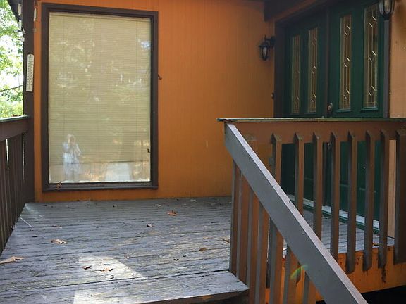 3rd image of 1904 Eastwood Dr