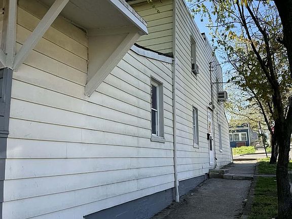 4th image of 1500 Locust St