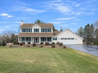 9 Knollwood Dr, Churchville, NY 14428
