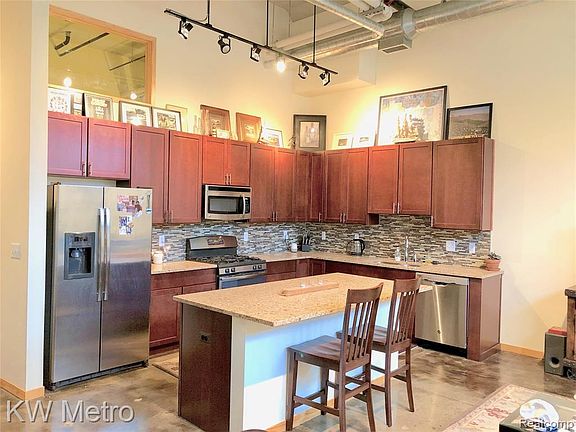 2nd image of 444 W Willis St Unit 109