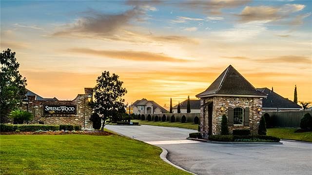 1st image of 636 Bluebonnet Dr