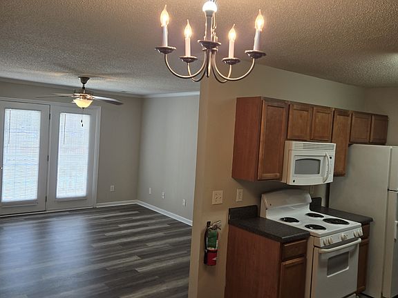 3rd image of 151B Millstone Rd