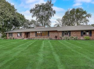 1885 Chevy Chase St, Brookfield, WI 53045