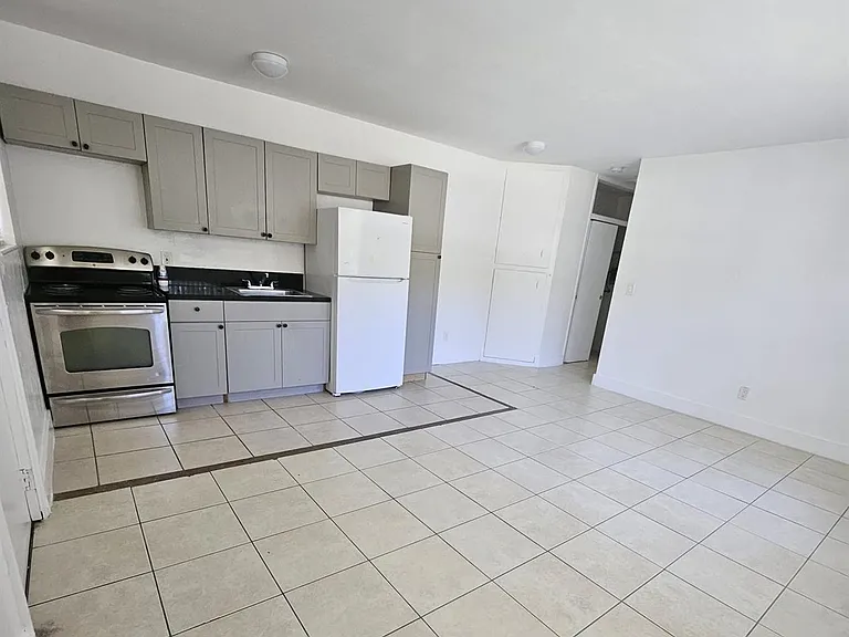 2032 NE 168th St #1 — Photo 5