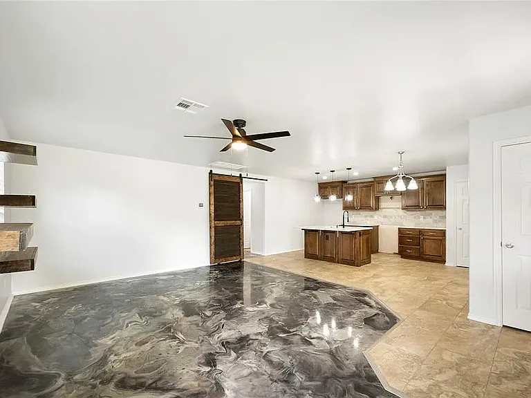 1423 NW 98th St — Photo 35