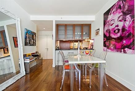 4th image of 250 E 53rd St APT 302