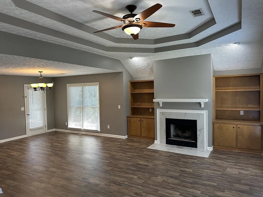 3 bed, 1432 sqft, $1,800 — Photo 2