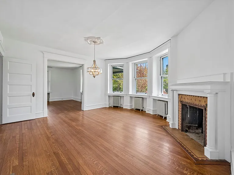 416 E Athens Ave — Photo 14