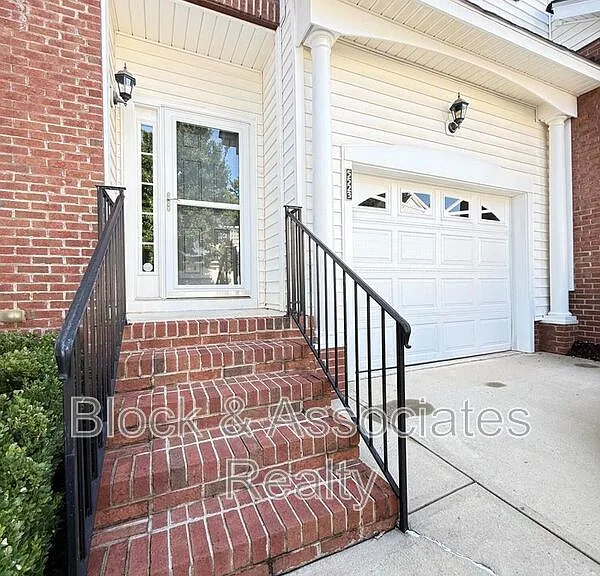 5523 Cottonrose Ln — Photo 2