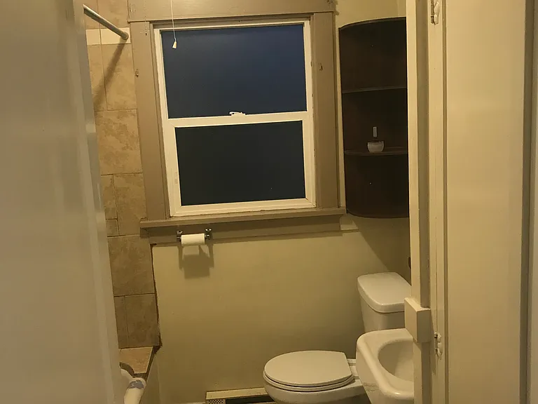 219 SE Baker St #1 — Photo 9