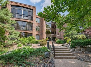 5501 Dewey Hill Rd APT 233, Edina, MN 55439