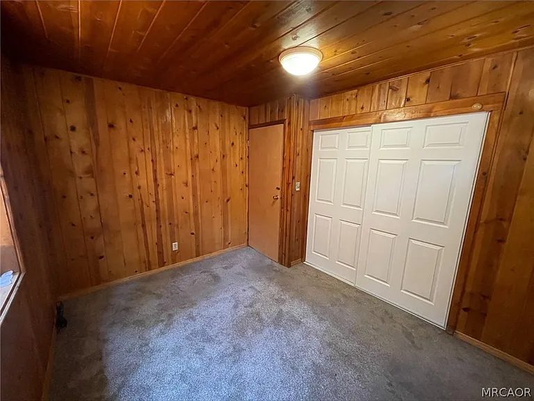 243 Spruce Ln — Photo 4