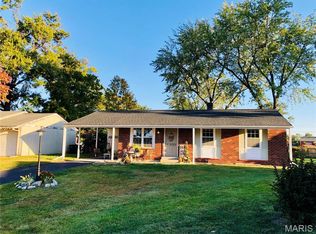5325 Brooktop Ct, Saint Louis, MO 63128